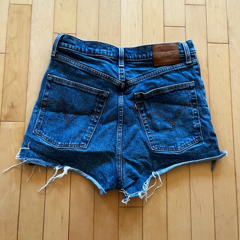 Levi's Ribcage Blue Jean Shorts - Picture 5 of 5